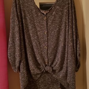 PLUS black&white front tie waist button up shirt